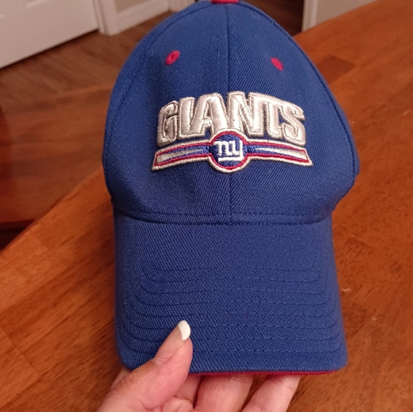 Men's NY Giants NFL Team Apparel Cap with Blue and Red Accents Vintage - Picture 1 of 8
